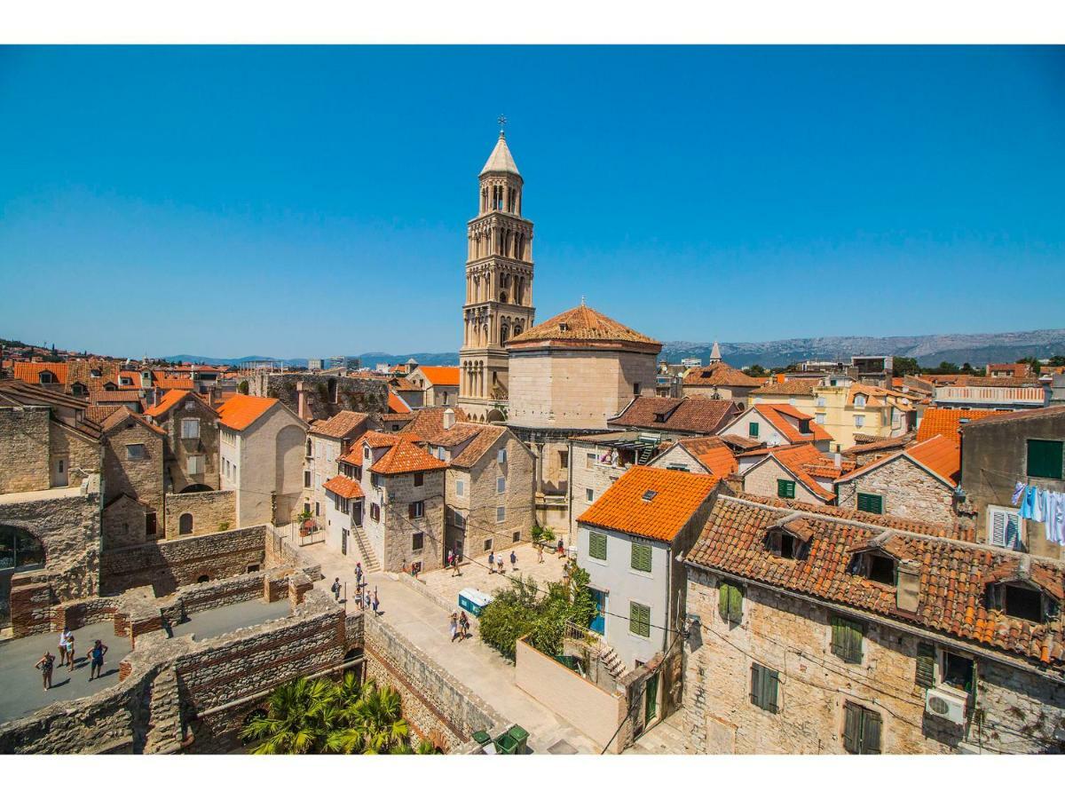 Terazza Grande In Diocletian Tower Split