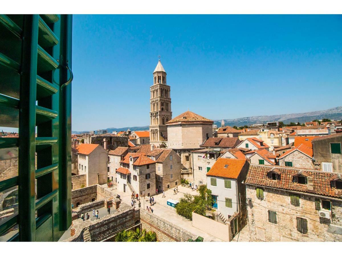 Terazza Grande In Diocletian Tower Split